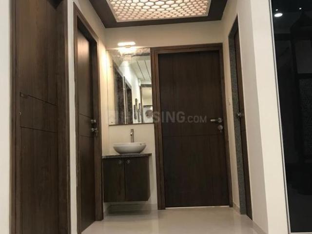 3 BHK Apartment in Vaishno Devi Circle for rent Ahmedabad. The reference number is 20345321