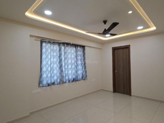 3 BHK Apartment in Vaishno Devi Circle for rent Ahmedabad. The reference number is 20397702