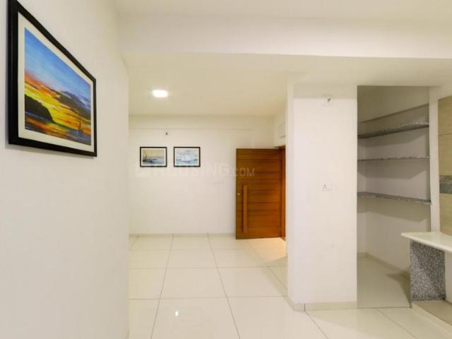 3 BHK Apartment in Vaishno Devi Circle for rent Ahmedabad. The reference number is 21012785