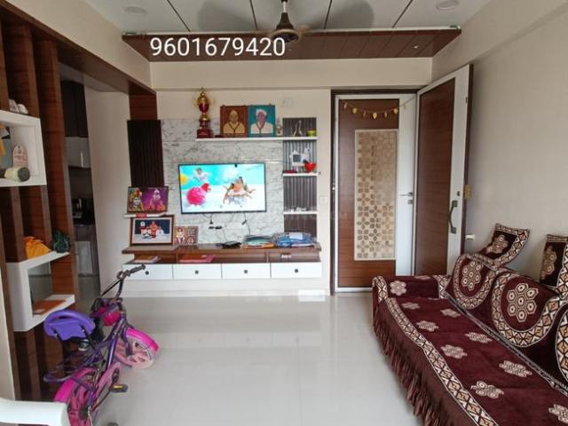 3 BHK Apartment in Vaishno Devi Circle for resale Ahmedabad. The reference number is 14924544