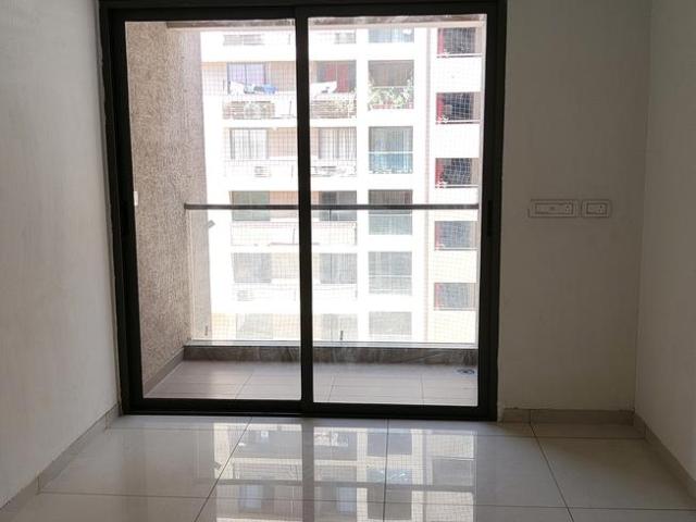 3 BHK Apartment in Vaishno Devi Circle for resale Ahmedabad. The reference number is 19330213
