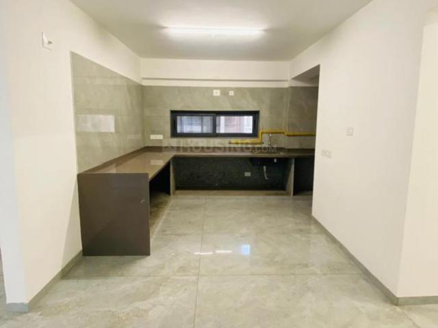 3 BHK Apartment in Vaishno Devi Circle for resale Ahmedabad. The reference number is 19332612