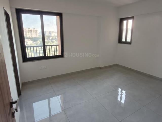 3 BHK Apartment in Vaishno Devi Circle for resale Ahmedabad. The reference number is 19865856