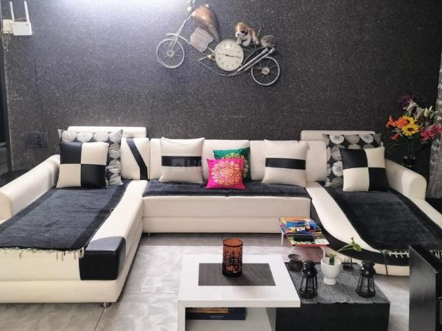3 BHK Apartment in Vaishno Devi Circle for resale Ahmedabad. The reference number is 19810151
