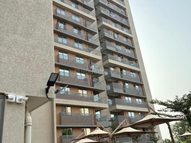 3 BHK Apartment in Vaishno Devi Circle for resale Ahmedabad. The reference number is 20561815