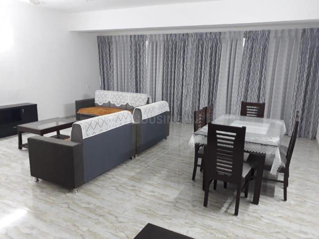 3 BHK Apartment in Vaishno Devi Circle for resale Ahmedabad. The reference number is 20624235