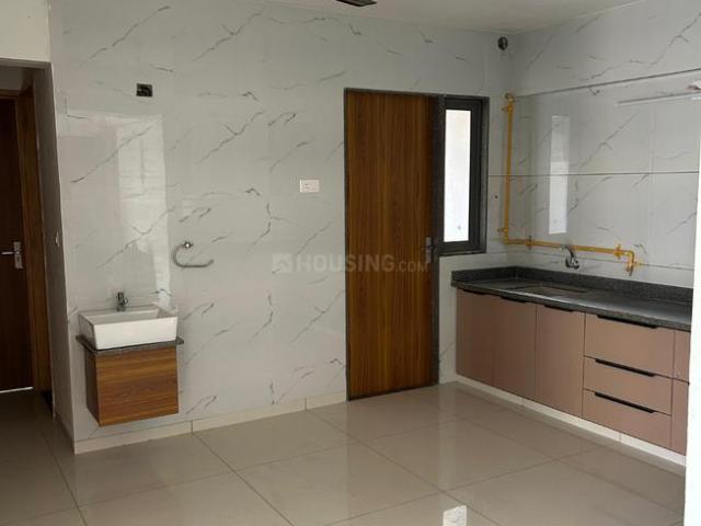 3 BHK Apartment in Vaishno Devi Circle for resale Ahmedabad. The reference number is 20638808