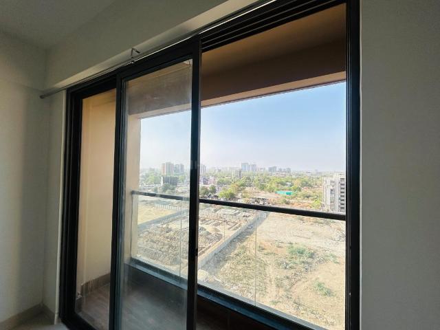 3 BHK Apartment in Vaishno Devi Circle for resale Ahmedabad. The reference number is 20781520