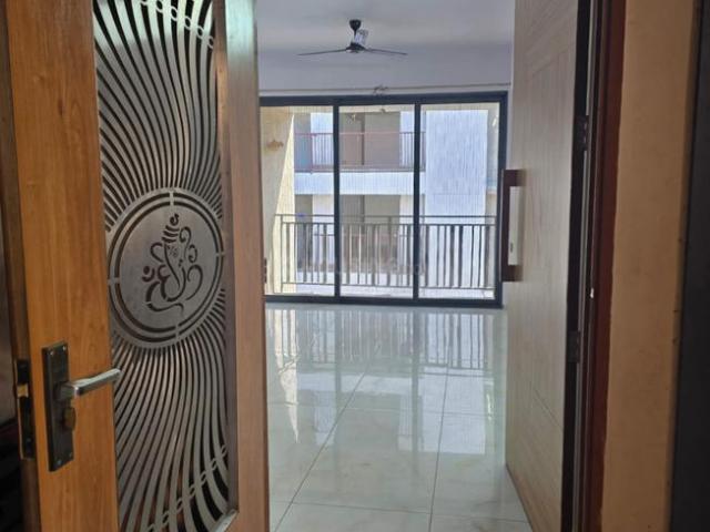 3 BHK Apartment in Vaishno Devi Circle for resale Ahmedabad. The reference number is 20936168