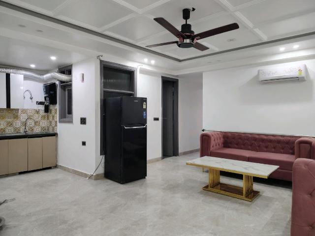 3 BHK Apartment in Vasant Kunj for resale New Delhi. The reference number is 19618392