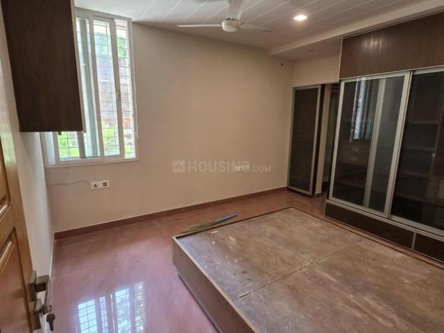3 BHK Apartment in Vasant Kunj for resale New Delhi. The reference number is 20502308