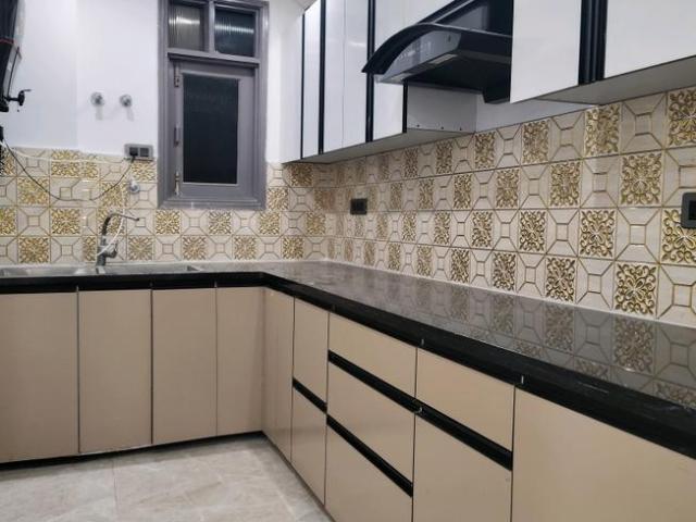 3 BHK Apartment in Vasant Kunj for resale New Delhi. The reference number is 20570102