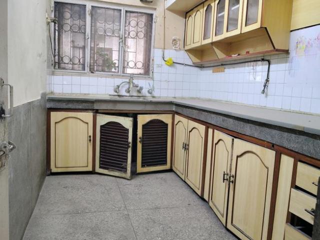 3 BHK Apartment in Vasant Kunj for resale New Delhi. The reference number is 20215375