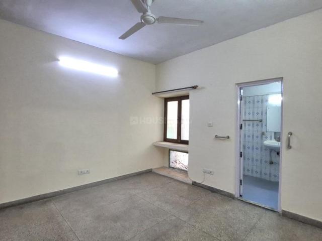 3 BHK Apartment in Vasant Kunj for resale New Delhi. The reference number is 20345935