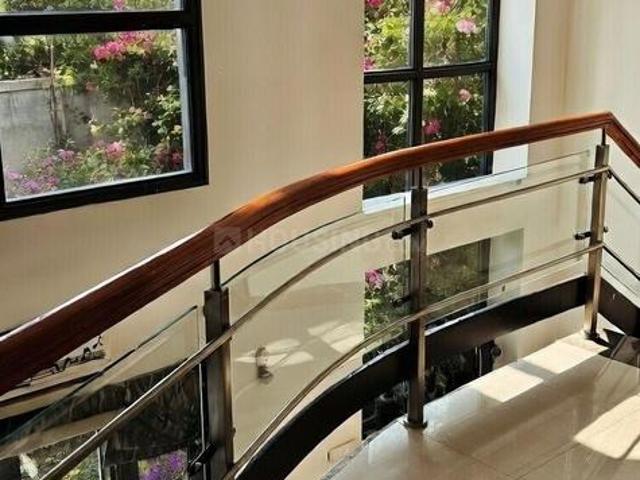 3 BHK Apartment in Vasanth Nagar for rent Bengaluru. The reference number is 20302193