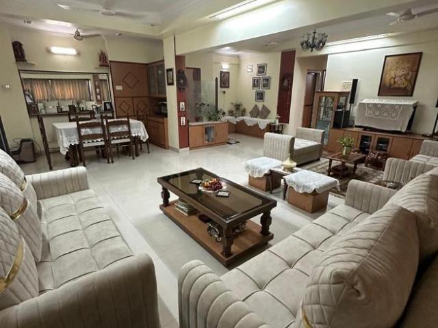 3 BHK Apartment in Vashi for resale Navi Mumbai. The reference number is 20326490