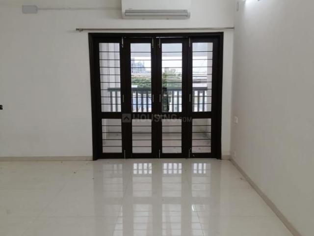 3 BHK Apartment in Vasna for rent Vadodara. The reference number is 20711310