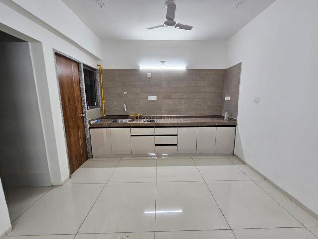 3 BHK Apartment in Vastrapur for rent Ahmedabad. The reference number is 17042009