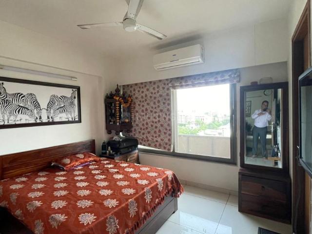 3 BHK Apartment in Vastrapur for rent Ahmedabad. The reference number is 19702642