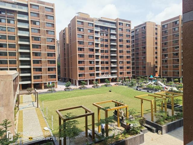 3 BHK Apartment in Vastrapur for resale Ahmedabad. The reference number is 10691486