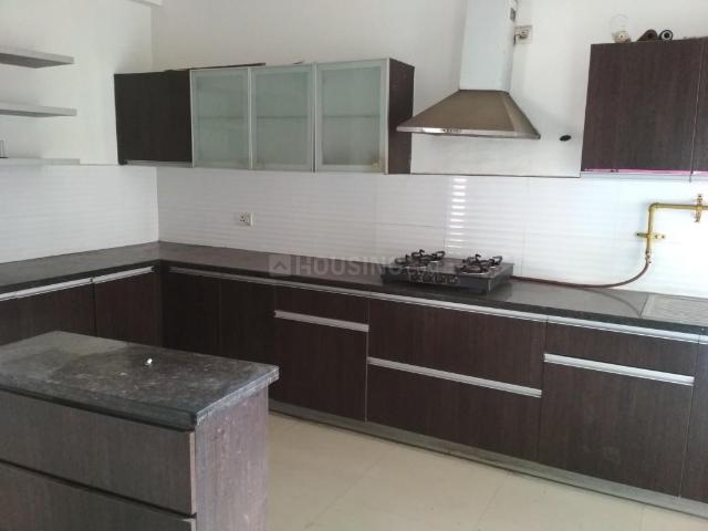 3 BHK Apartment in Vasundhara for rent Ghaziabad. The reference number is 20332653