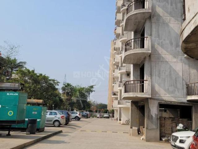 3 BHK Apartment in Vasundhara for resale Ghaziabad. The reference number is 20686789