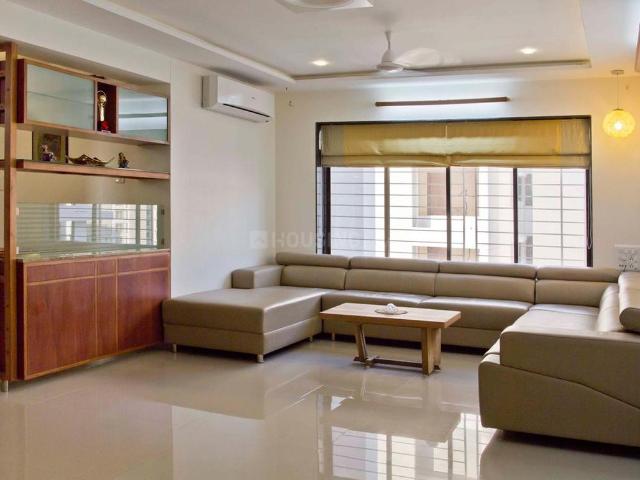 3 BHK Apartment in Vesu for rent Surat. The reference number is 19915438
