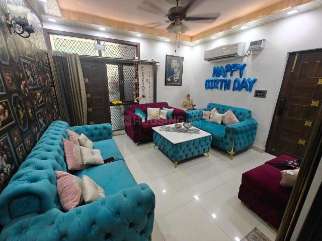 3 BHK Apartment in Vikaspuri for resale New Delhi. The reference number is 18722905