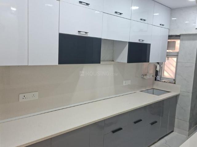 3 BHK Apartment in Vikaspuri for resale New Delhi. The reference number is 18740640