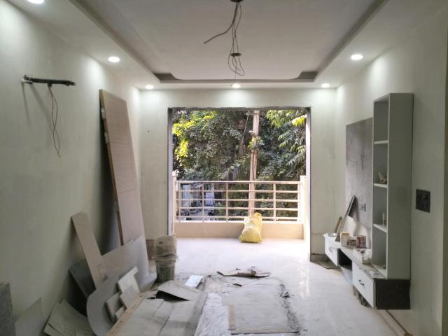 3 BHK Apartment in Vikaspuri for resale New Delhi. The reference number is 19500836