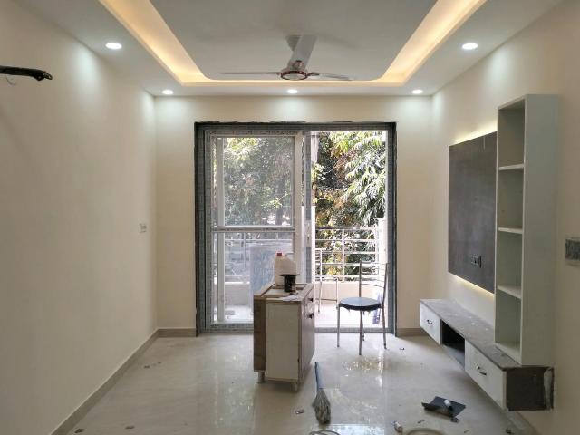 3 BHK Apartment in Vikaspuri for resale New Delhi. The reference number is 19708094