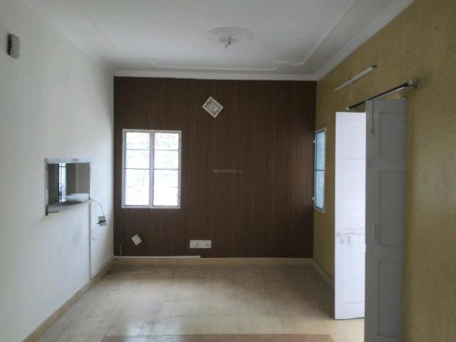 3 BHK Apartment in Vikaspuri for resale New Delhi. The reference number is 19708146
