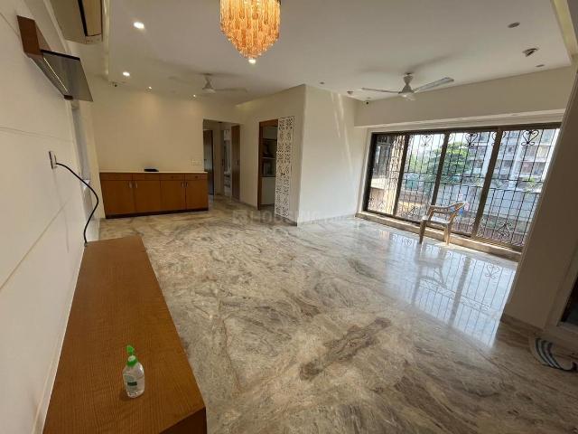 3 BHK Apartment in Vile Parle West for rent Mumbai. The reference number is 19770797
