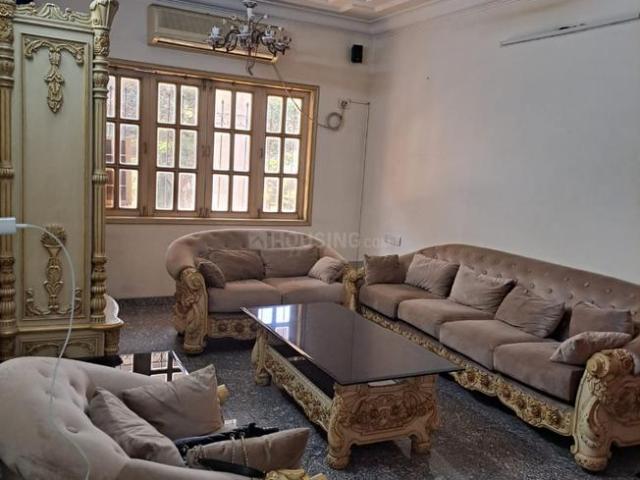 3 BHK Apartment in Vile Parle West for rent Mumbai. The reference number is 20190917