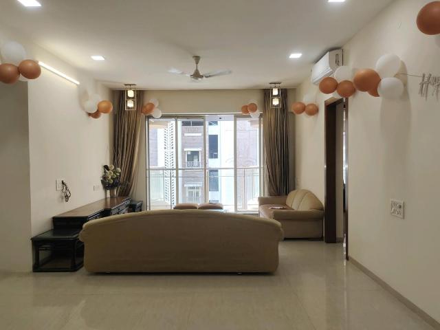 3 BHK Apartment in Vile Parle West for resale Mumbai. The reference number is 19626968