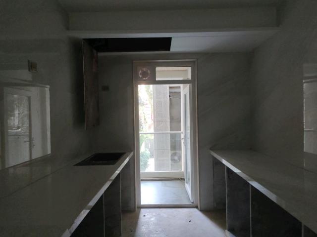 3 BHK Apartment in Vile Parle West for resale Mumbai. The reference number is 9246197