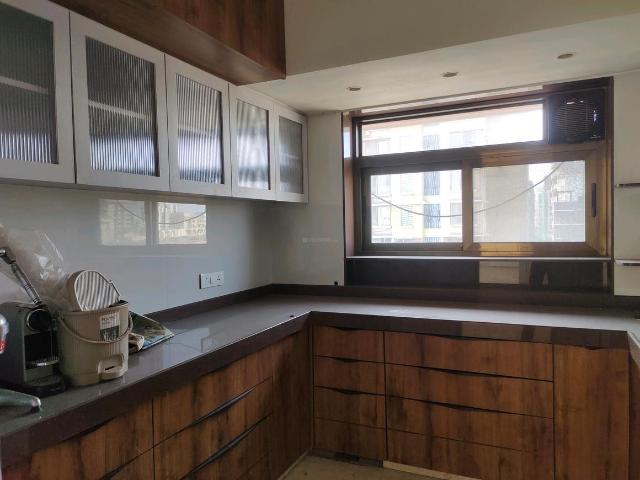 3 BHK Apartment in Vile Parle West for resale Mumbai. The reference number is 9246369