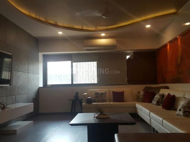 3 BHK Apartment in Vile Parle East for rent Mumbai. The reference number is 17152416
