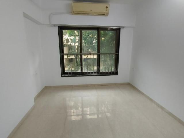 3 BHK Apartment in Vile Parle East for rent Mumbai. The reference number is 19987483