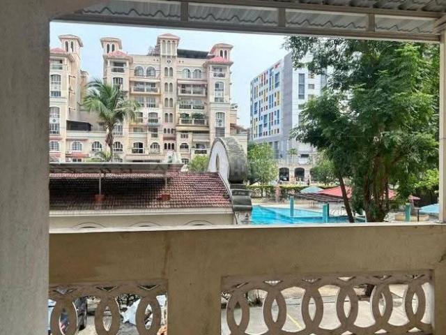 3 BHK Apartment in Viman Nagar for resale Pune. The reference number is 17570074