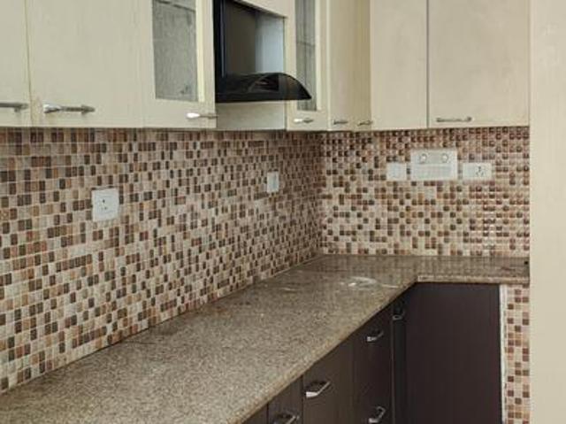 3 BHK Apartment in Vrindavan Yojana for rent Lucknow. The reference number is 14438398