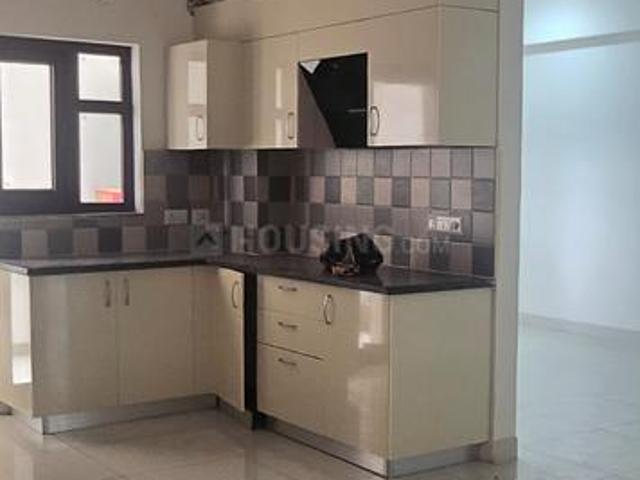 3 BHK Apartment in Vrindavan Yojana for rent Lucknow. The reference number is 19694374