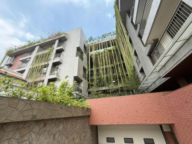 3 BHK Apartment in Vyttila for resale Ernakulam. The reference number is 17664360