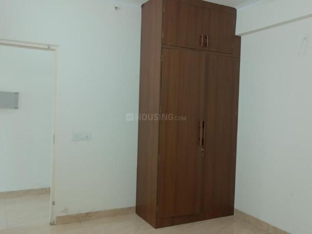 3 BHK Apartment in Yeida for rent Greater Noida. The reference number is 19651671