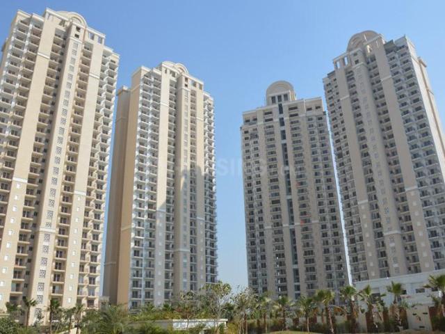 3 BHK Apartment in Zeta I for resale Greater Noida. The reference number is 20067679