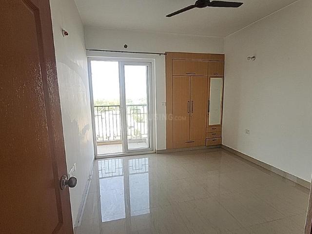3 BHK Apartment in Zeta I for resale Greater Noida. The reference number is 20245988