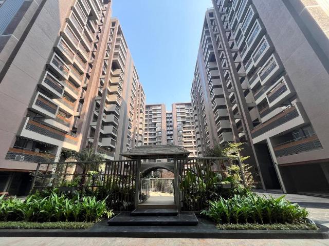 3 BHK Apartment in Zundal for rent Ahmedabad. The reference number is 18905067