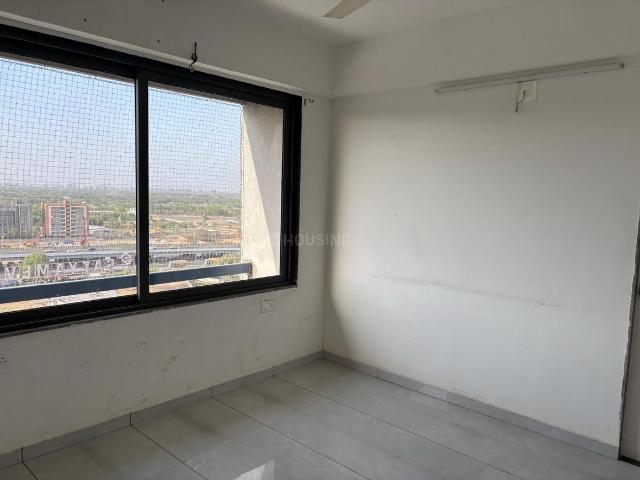 3 BHK Apartment in Zundal for rent Ahmedabad. The reference number is 20430417