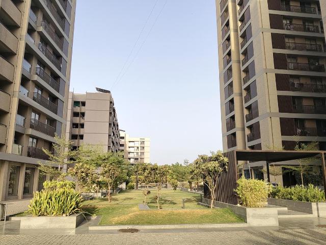 3 BHK Apartment in Zundal for resale Ahmedabad. The reference number is 19178946