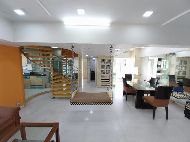 3 BHK Duplex in Grant Road for rent Mumbai. The reference number is 19342970